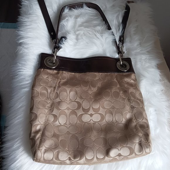 Coach Bag - Picture 3 of 4